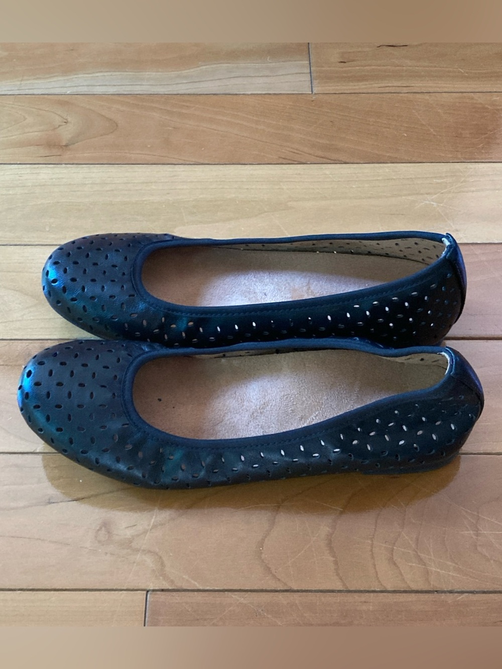 Vionic Robyn black Perforated Slip-On Ballet Flats shoes women’s size 8.5